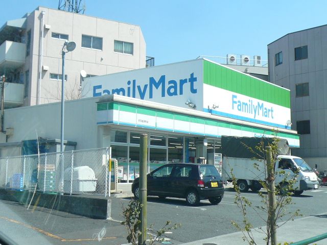 コンビニ　ファミリーマート（コンビニ）まで390m