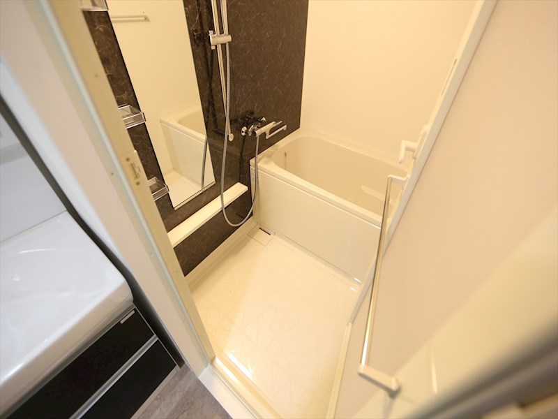 バス・シャワールーム　バスルーム　浴室暖房乾燥機付き