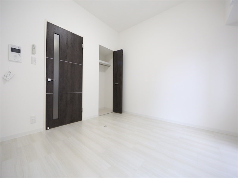 居室・リビング　洋室7.4帖　クローゼット付（収納充実してます）