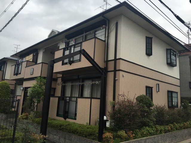 建物外観　２階建てのおしゃれな建物です。