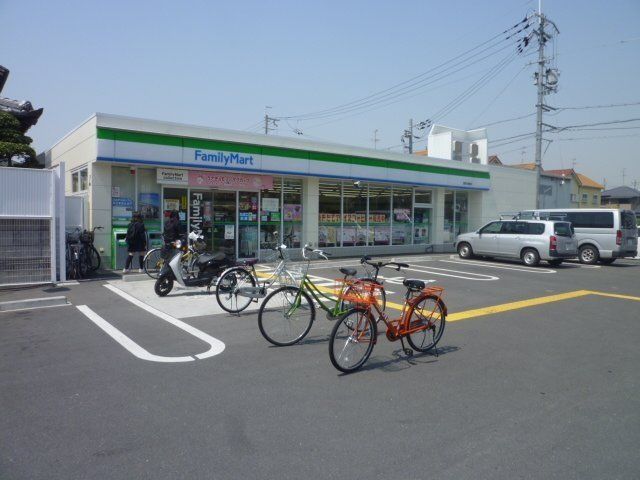 コンビニ　ファミリーマート西堤本通西店（コンビニ）まで609m