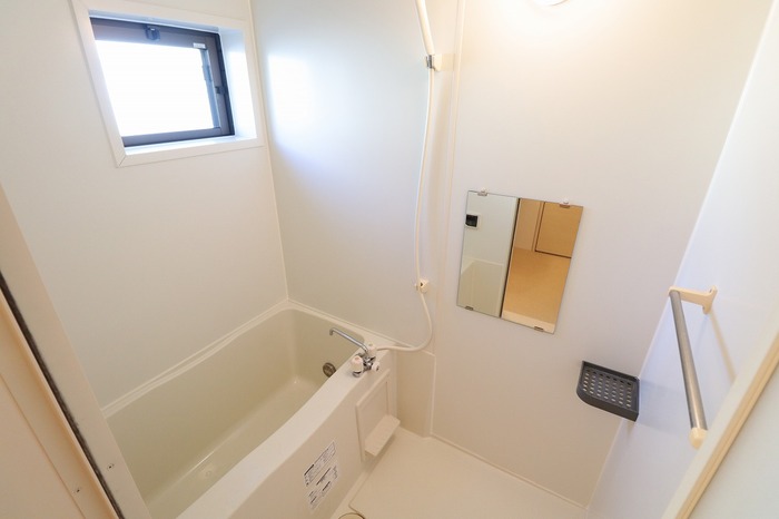 バス・シャワールーム　浴室（追い焚き機能付き）