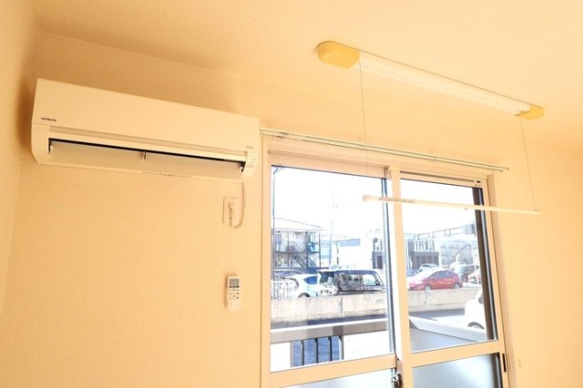 その他設備　エアコン・室内物干し
