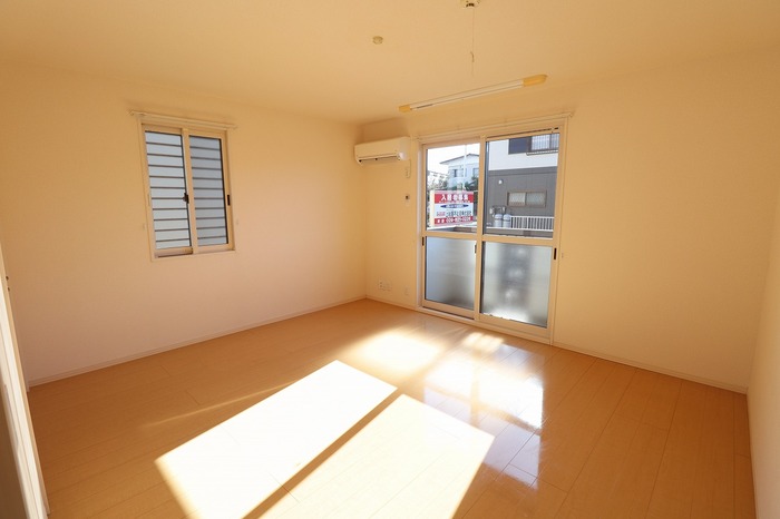 居室・リビング　洋室（エアコン・室内物干し付き）