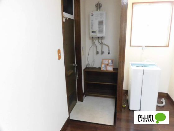 玄関　※モデルルームの為、家具等は付きません