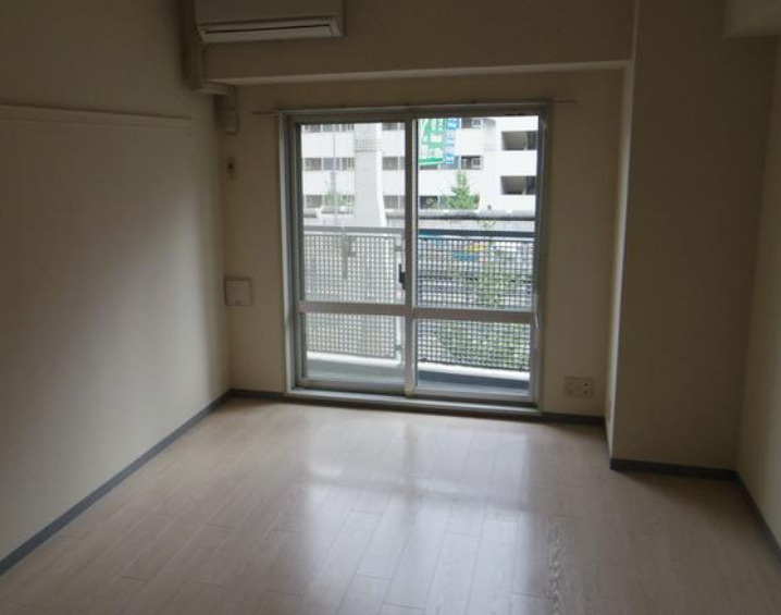 居室・リビング　別部屋の写真を使用しております。