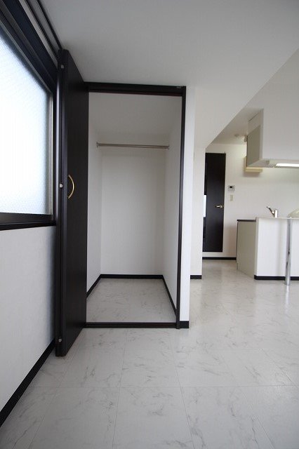 収納　同物件別号室のものです。