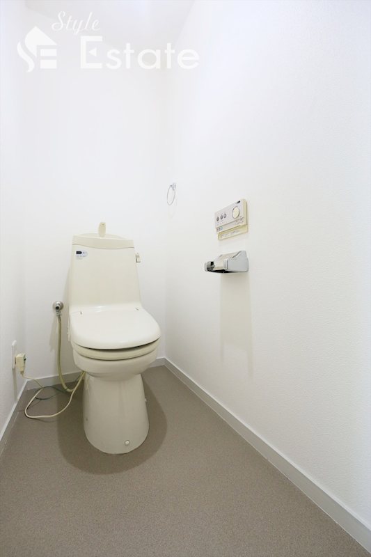 トイレ　別号室