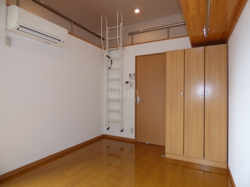 居室・リビング　別室の画像です、ご参考までに