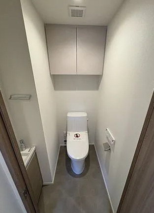 トイレ　同タイプ部屋　参考写真です