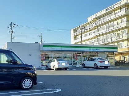 コンビニ　ファミリーマート（コンビニ）まで80m