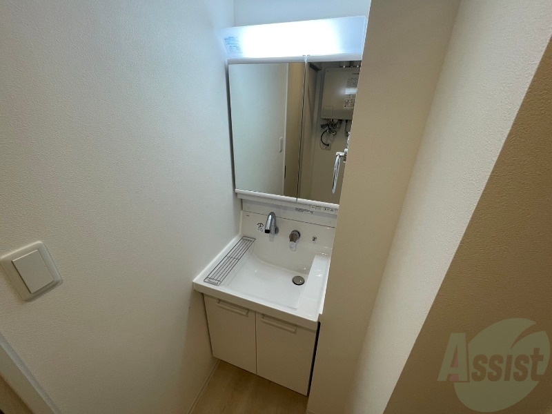 洗面設備　こちらに洗面台があります。朝の洗顔はこちらで。