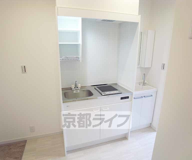 キッチン　ＩＨコンロ付です