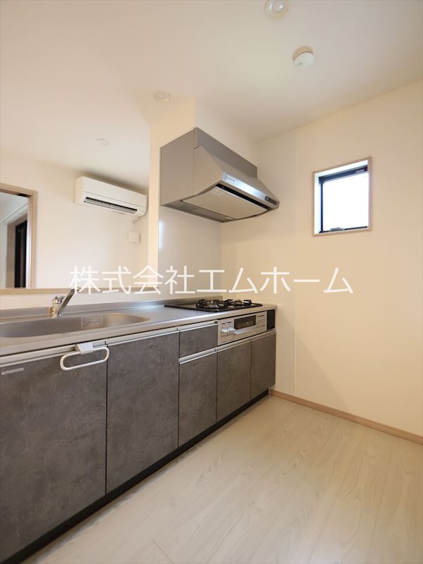 キッチン　システムキッチン（ガス2口コンログリル付）カウンターキッチン