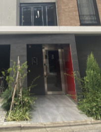 エントランス　ゆとりのあるエントランスです