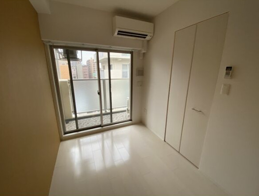 その他部屋・スペース　広くて明るい寝室