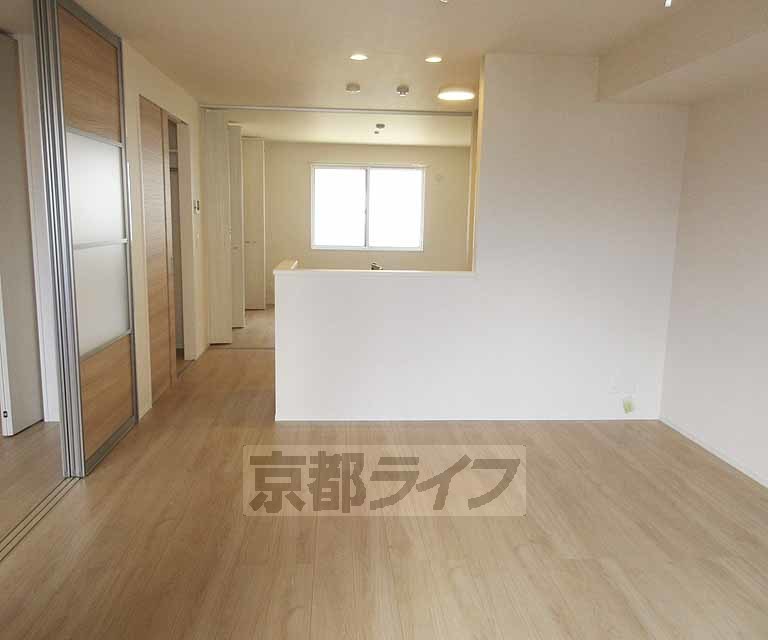 居室・リビング　広々としたリビングです