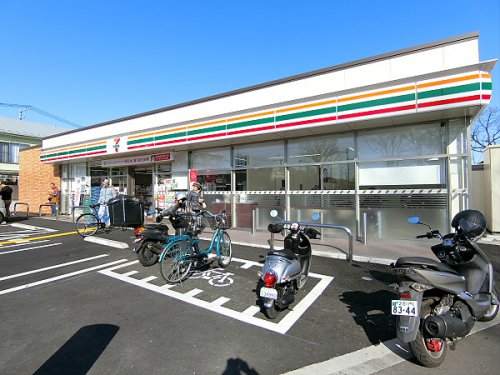 コンビニ　セブンイレブン 杉並久我山人見街道店（コンビニ）まで74m