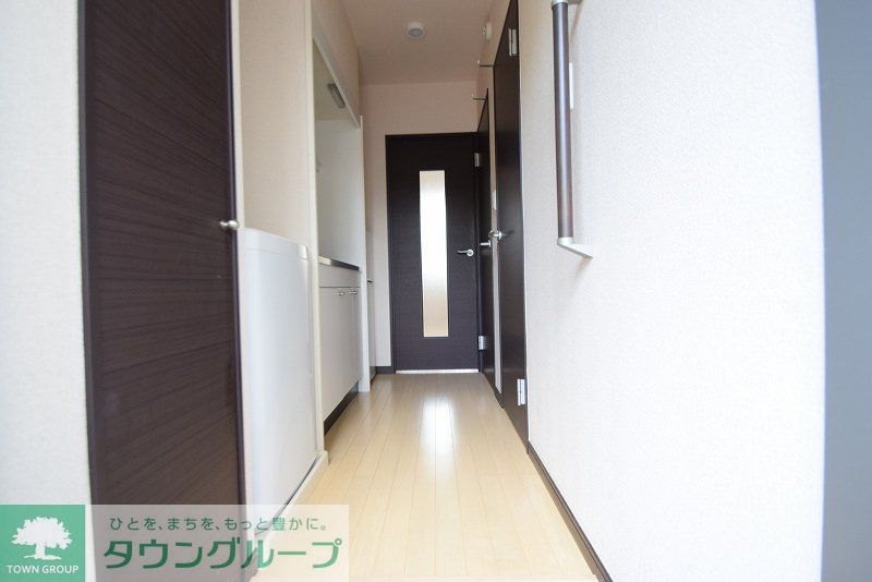 玄関　仕様・設備は現況と異なる場合がございます