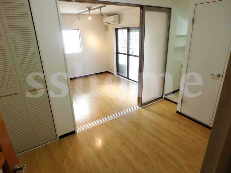 居室・リビング　明るいお部屋です☆