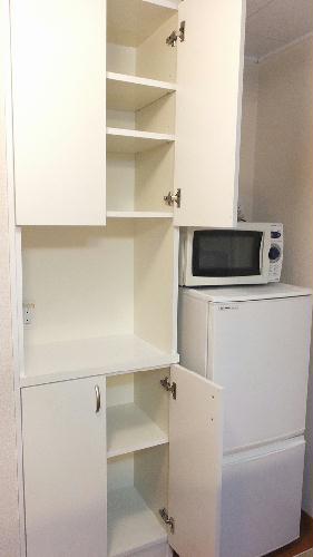 収納　キッチンの収納スペース