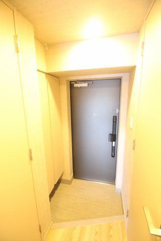 玄関　（別タイプ参考写真）SYFORME　KOMAGOME　北区田