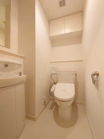 トイレ　ルネ新宿御苑タワー