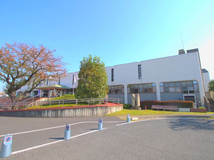 役所　富士見市役所（役所）まで1350m