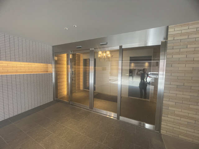 ロビー　オートロック