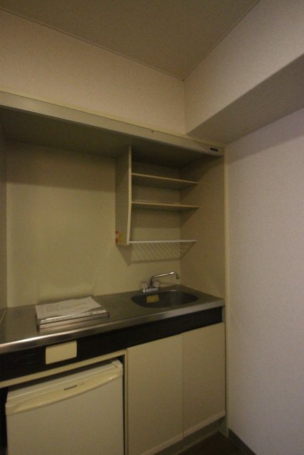 キッチン　同物件別号室の写真です。