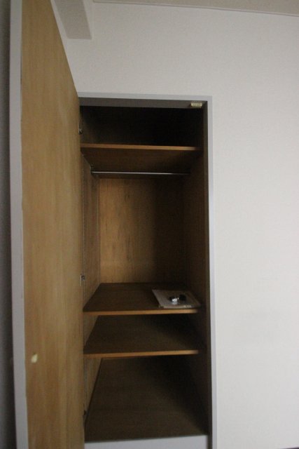 収納　同物件別号室の写真です。