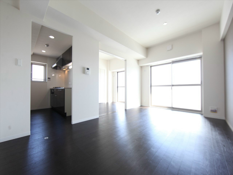 居室・リビング　ＬＤＫ14.1帖　２ＷＡＹバルコニー