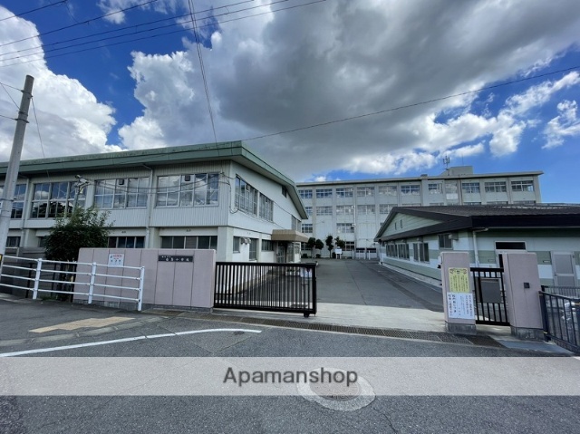 小学校　白鳥小学校（小学校）まで893m