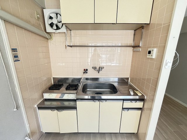 キッチン　コンパクトなキッチンで掃除もラクラク