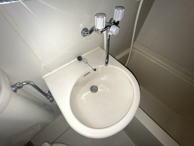 洗面設備　スペースが確保できる洗面所です