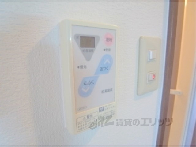 その他設備　給湯器リモコン
