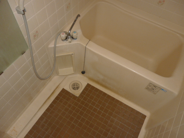 バス・シャワールーム　給湯バスルーム