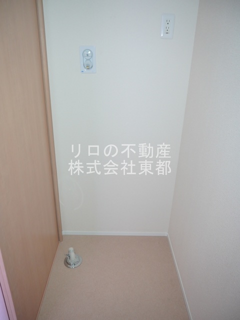 その他　洗濯機置き場は室内にあるので雨に濡れる心配はありません。