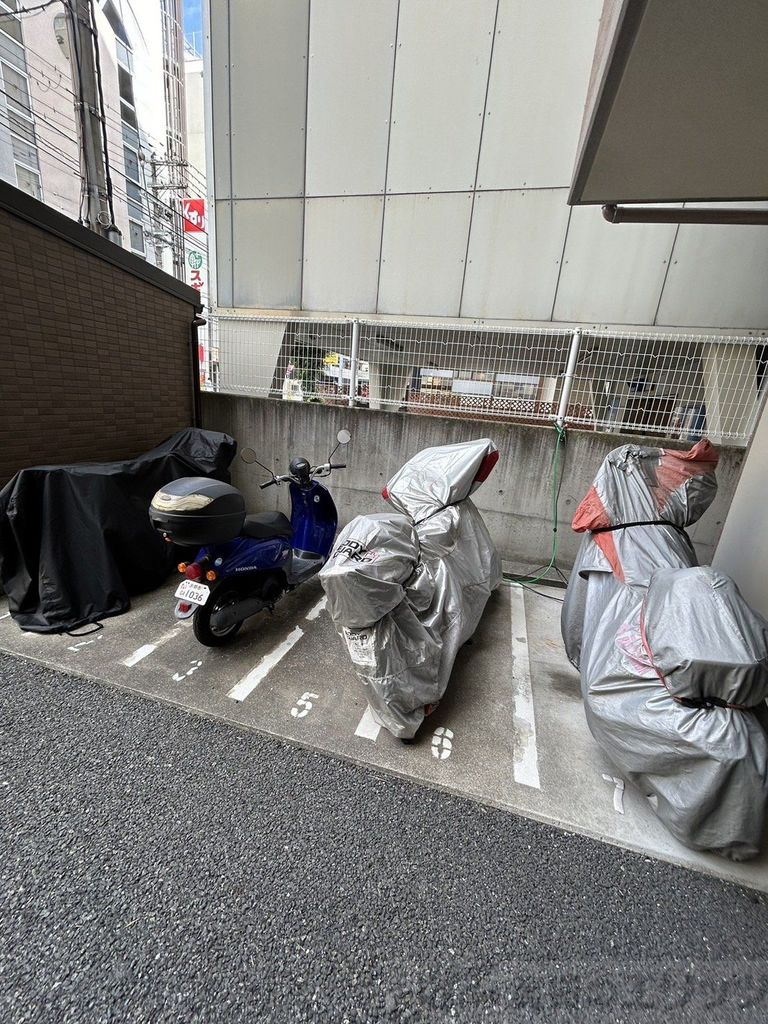 駐車場　駐車場