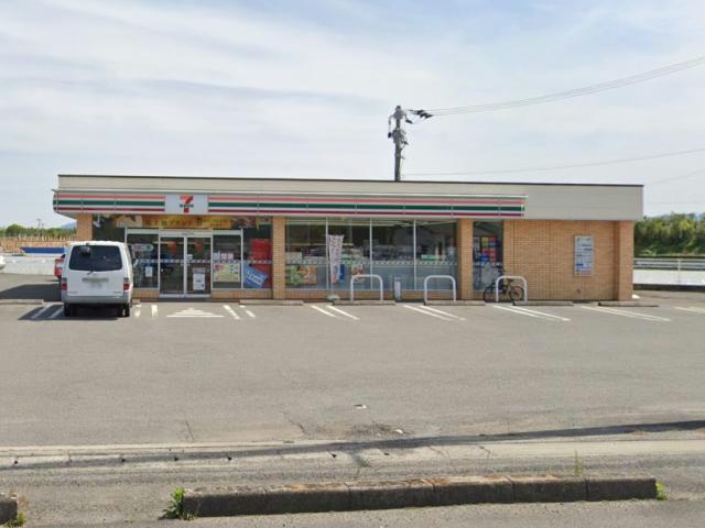 コンビニ　セブンイレブン板野町西中富店（コンビニ）まで3318m