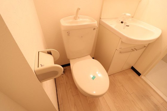 トイレ　※他部屋の写真