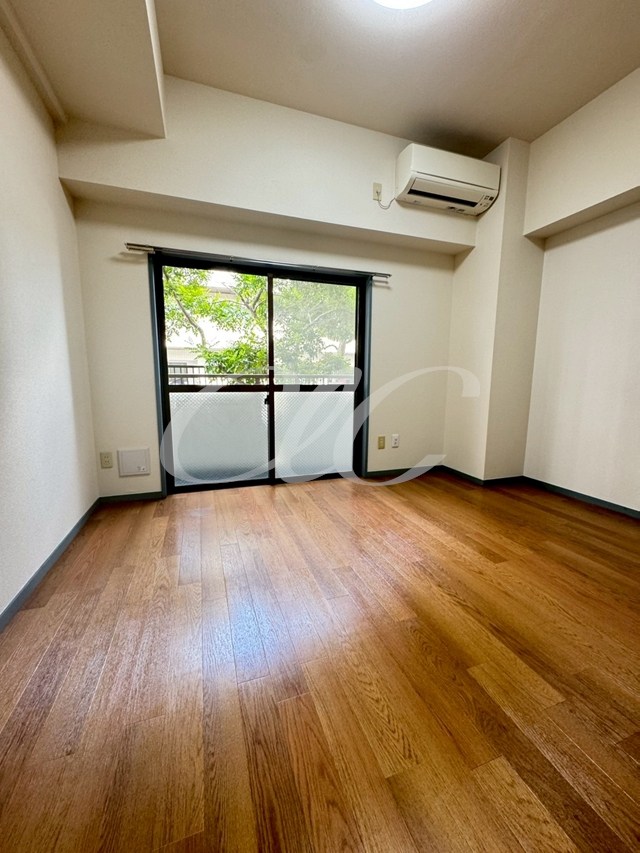 居室・リビング　写真は反転タイプのものです。