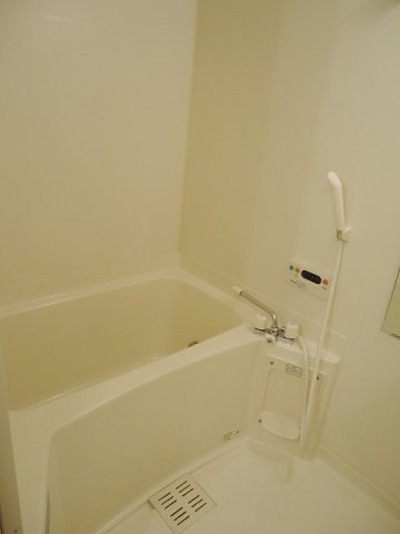 バス・シャワールーム　落ち着いた空間のお風呂です