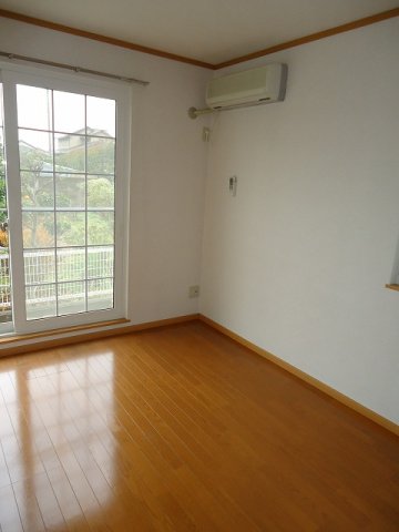 バルコニー　こちらのリビングで趣味の時間をお楽しみください