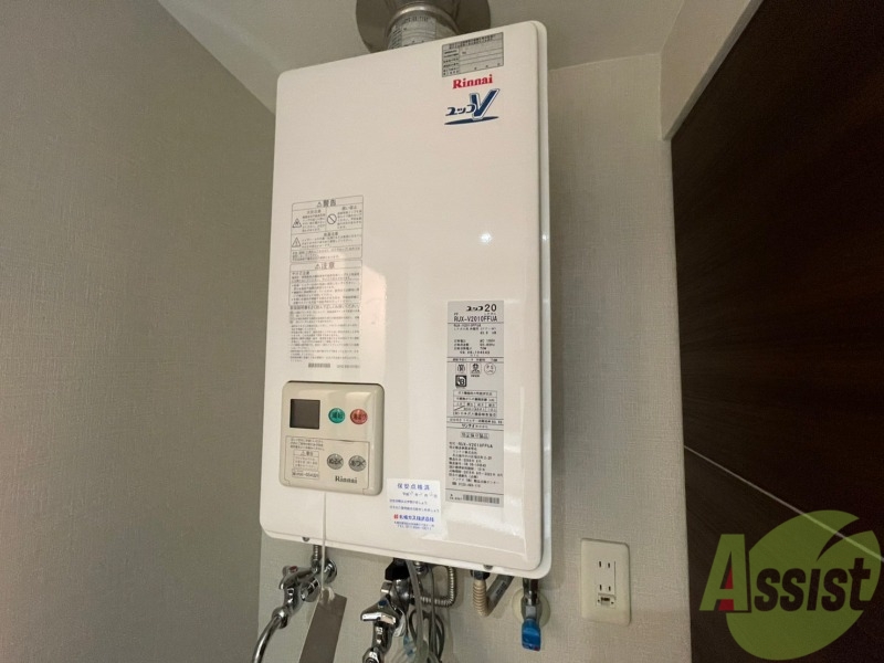 その他設備　給湯器は簡単操作で温度調整ができますよ。