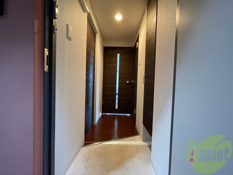 玄関　玄関の様子です。明るい印象ですね。気分もあがりそう。