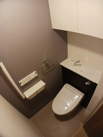 トイレ　落ち着いたトイレです