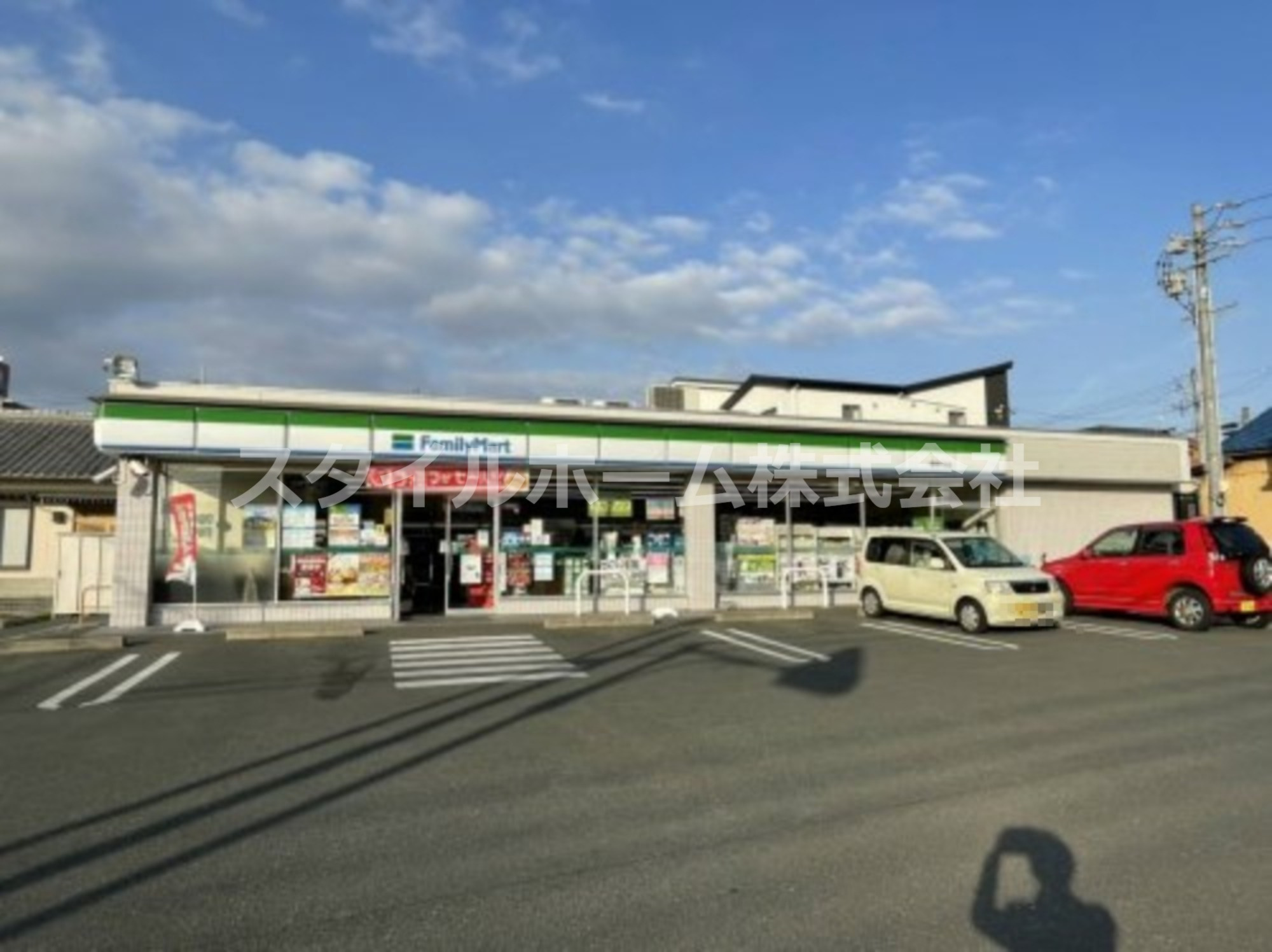 コンビニ　ファミリーマート 豊橋中浜店（コンビニ）まで496m