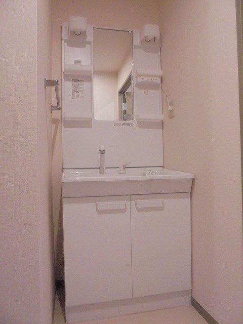 洗面設備　写真は202号室です(参考)