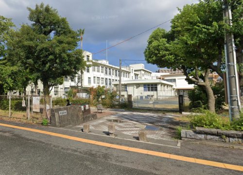 中学校　福岡市立福岡中学校（中学校）まで1182m